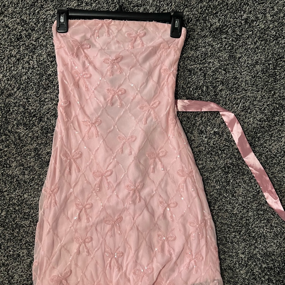 Windsor Pink Strapless Dress with beaded bows pattern.